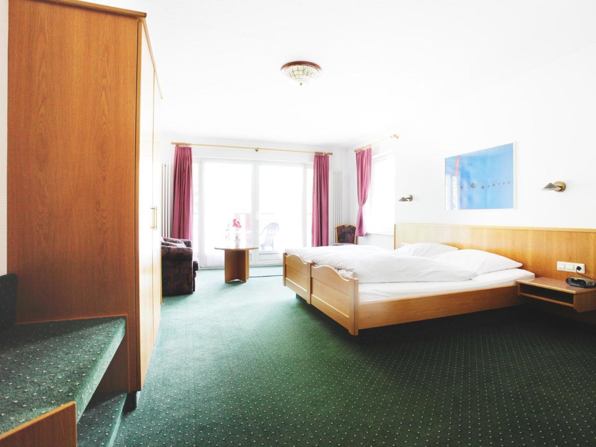 Hotel-Gasthof Neumuehle Kreenheinstetten Rom bilde