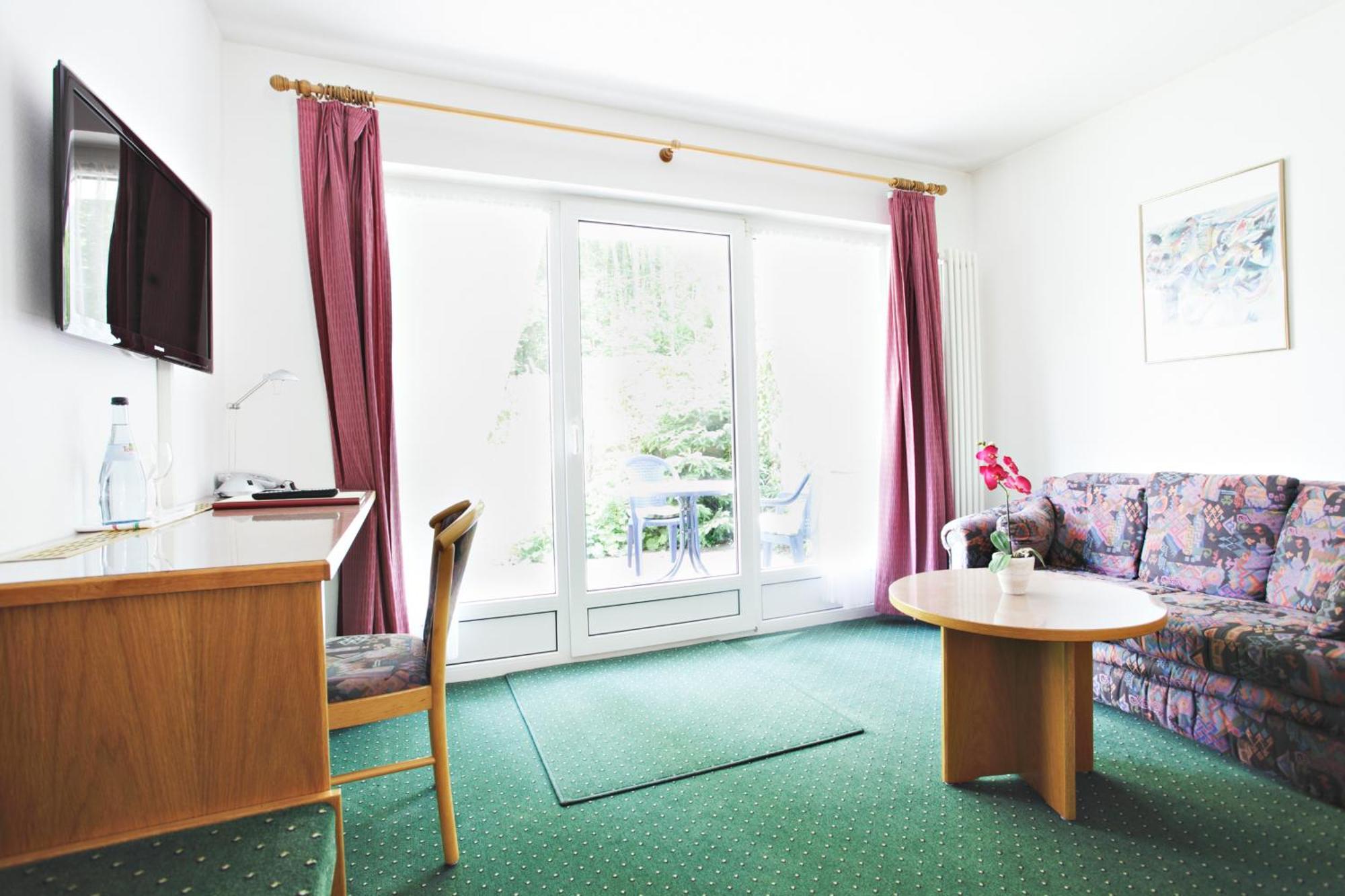 Hotel-Gasthof Neumuehle Kreenheinstetten Rom bilde